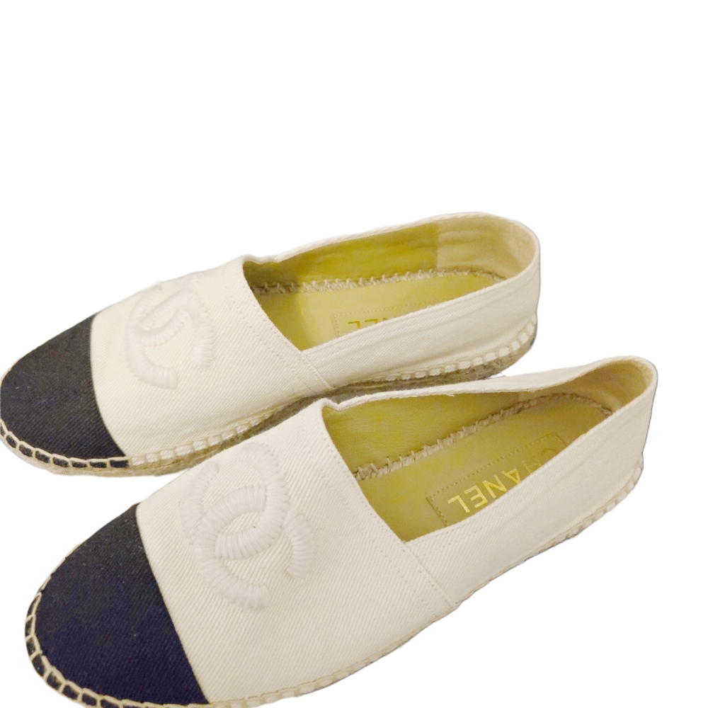 Chanel Women's Cream and Black Canvas CC Espadrilles, Like New - Picture 7 of 8